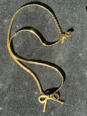 1979 Vintage Avon Bow Necklace